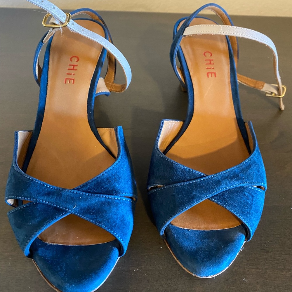 NWOT Chie Mihara blue suede strap sandal. Leather sole. Size 36 or US6